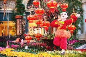 Chinese New Year decorations at Bellagio Gardens and Conservatory 2015 - Kids and lanterns